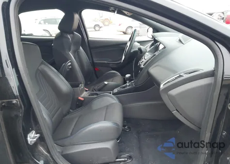 2017 Ford Focus Rs из США, поврежденный, VIN WF0DP3TH1H4125588